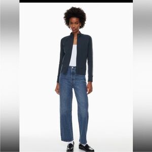 Levi's Premium Ribcage Straight Size 28 Medium Wash. Color is Georgie